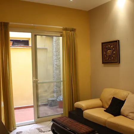 Tauro Domus アパート タオルミーナ